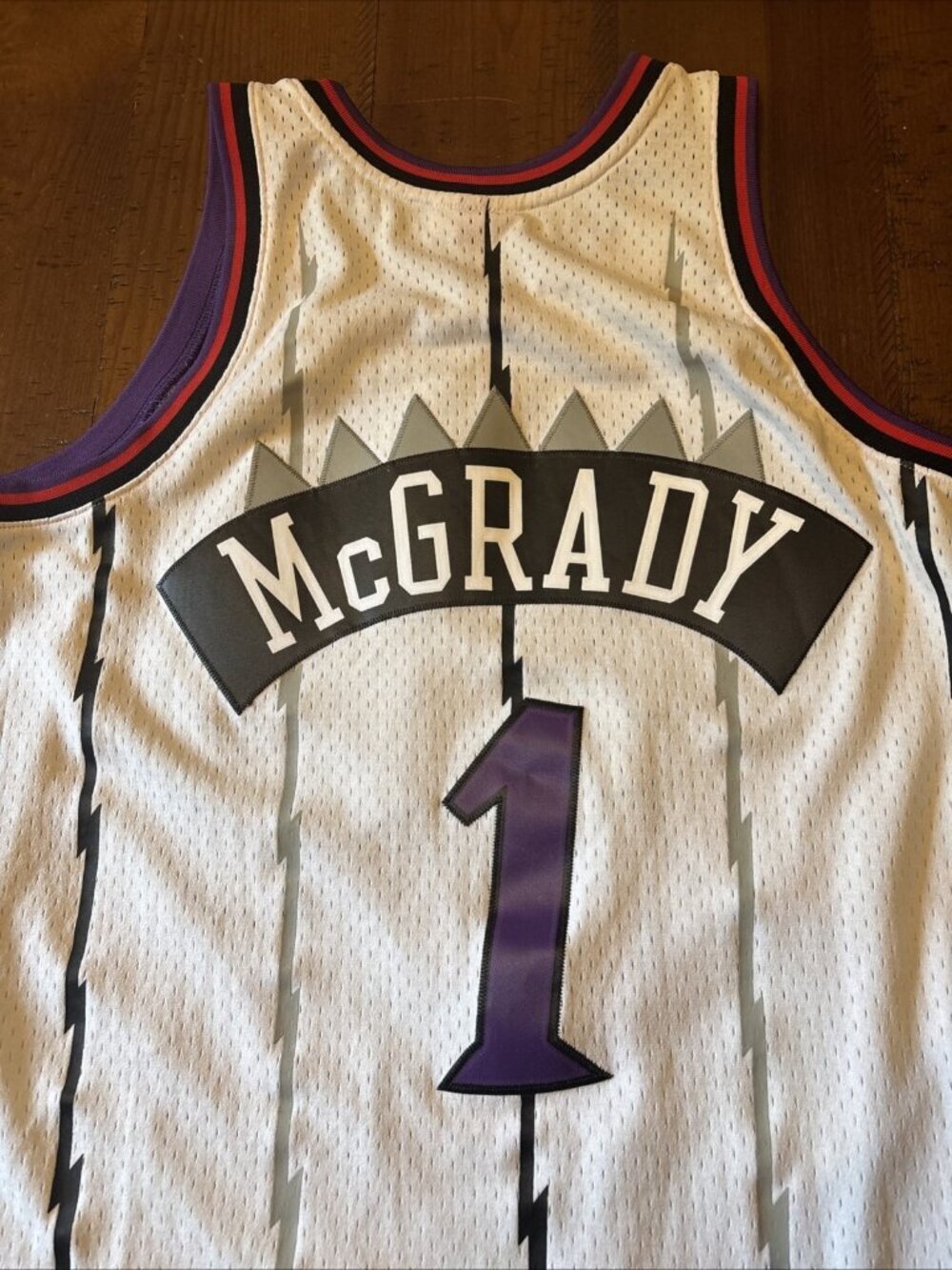 1998-99 Tracy McGrady #1 Raptors Mens Mitchell & Ness Swingman Jersey Size Large - Picture 9 of 10